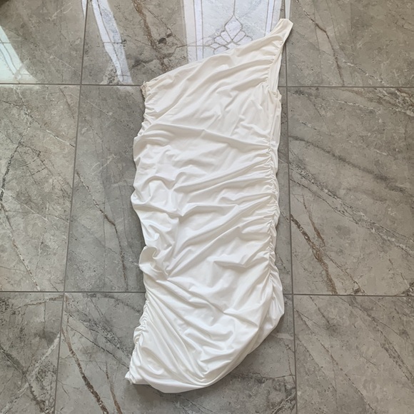 White Ruched one shoulder dress - Picture 2 of 4